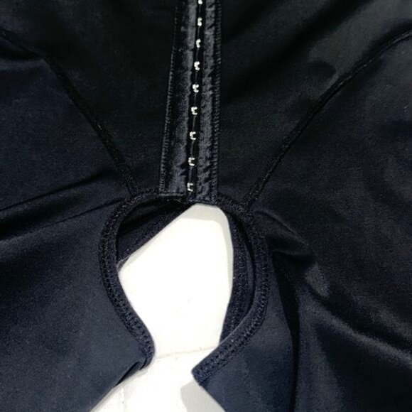 Black Adjustable Strap Shapewear Bodysuit With Front Hook Closure & Open Crotch - Picture 4 of 8